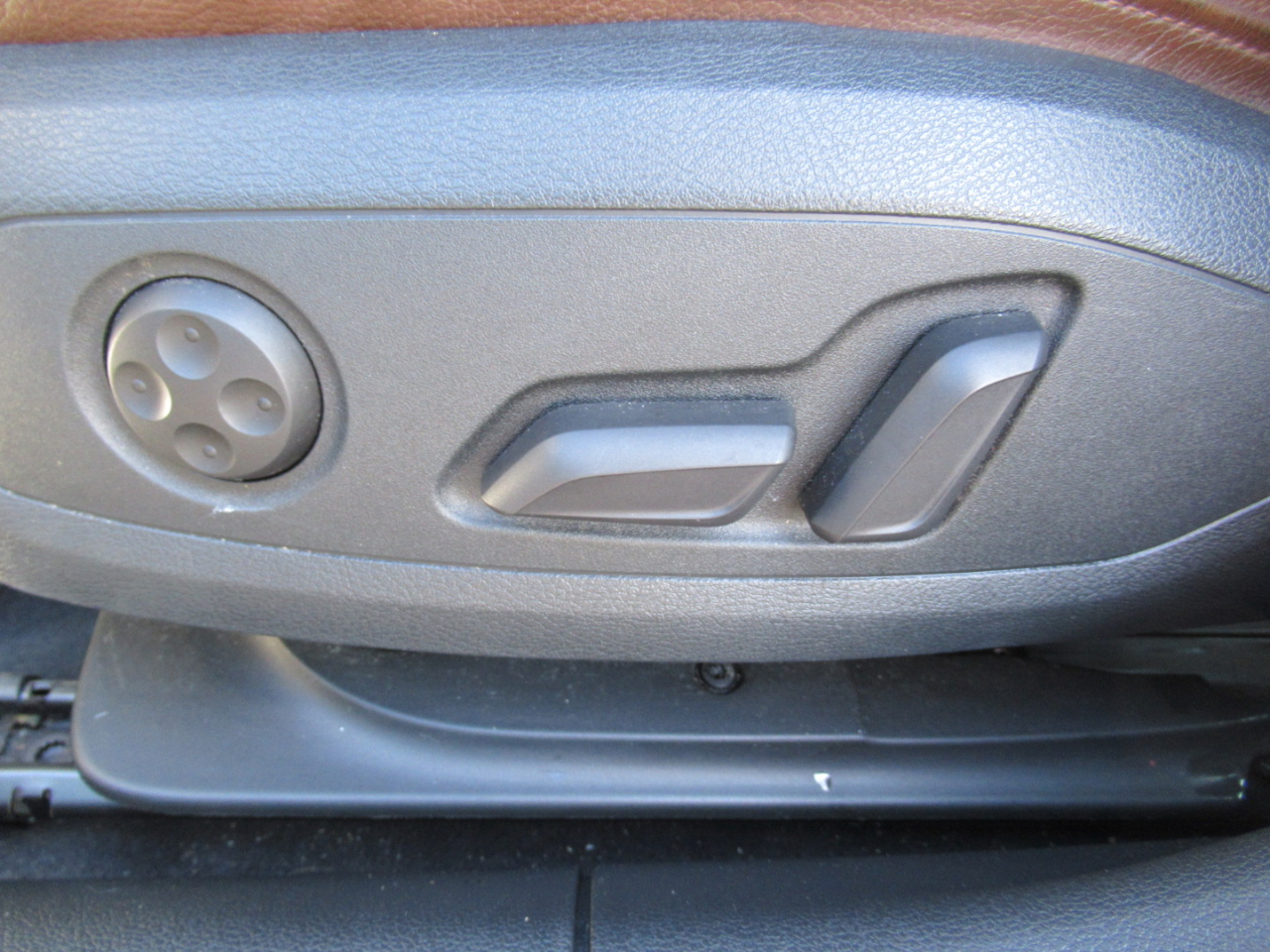 Audi A4 2.0T Premium quattro Sedan 2017 Audi A4 2.0T Premium quattro Sedan 2017