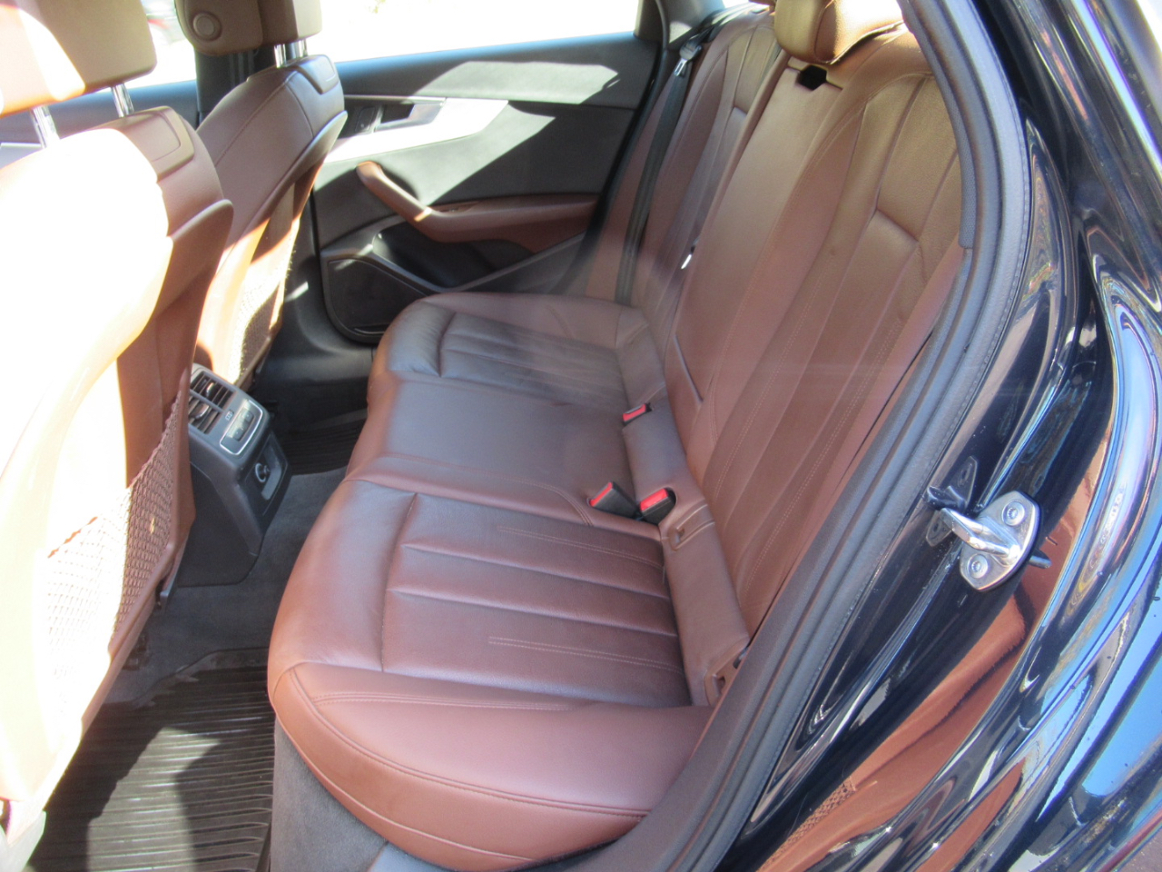 Audi A4 2.0T Premium quattro Sedan 2017 Audi A4 2.0T Premium quattro Sedan 2017