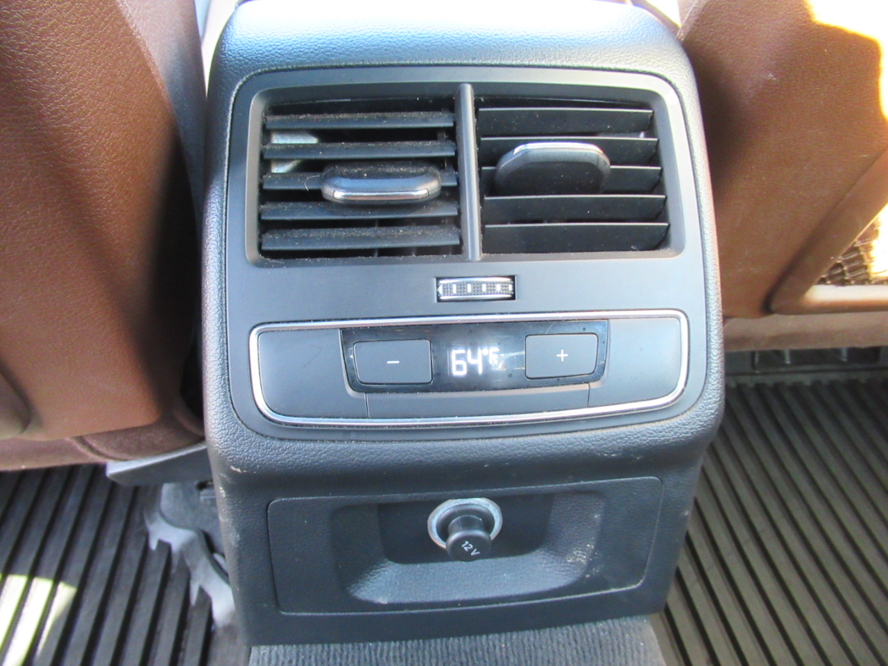 Audi A4 2.0T Premium quattro Sedan 2017 Audi A4 2.0T Premium quattro Sedan 2017