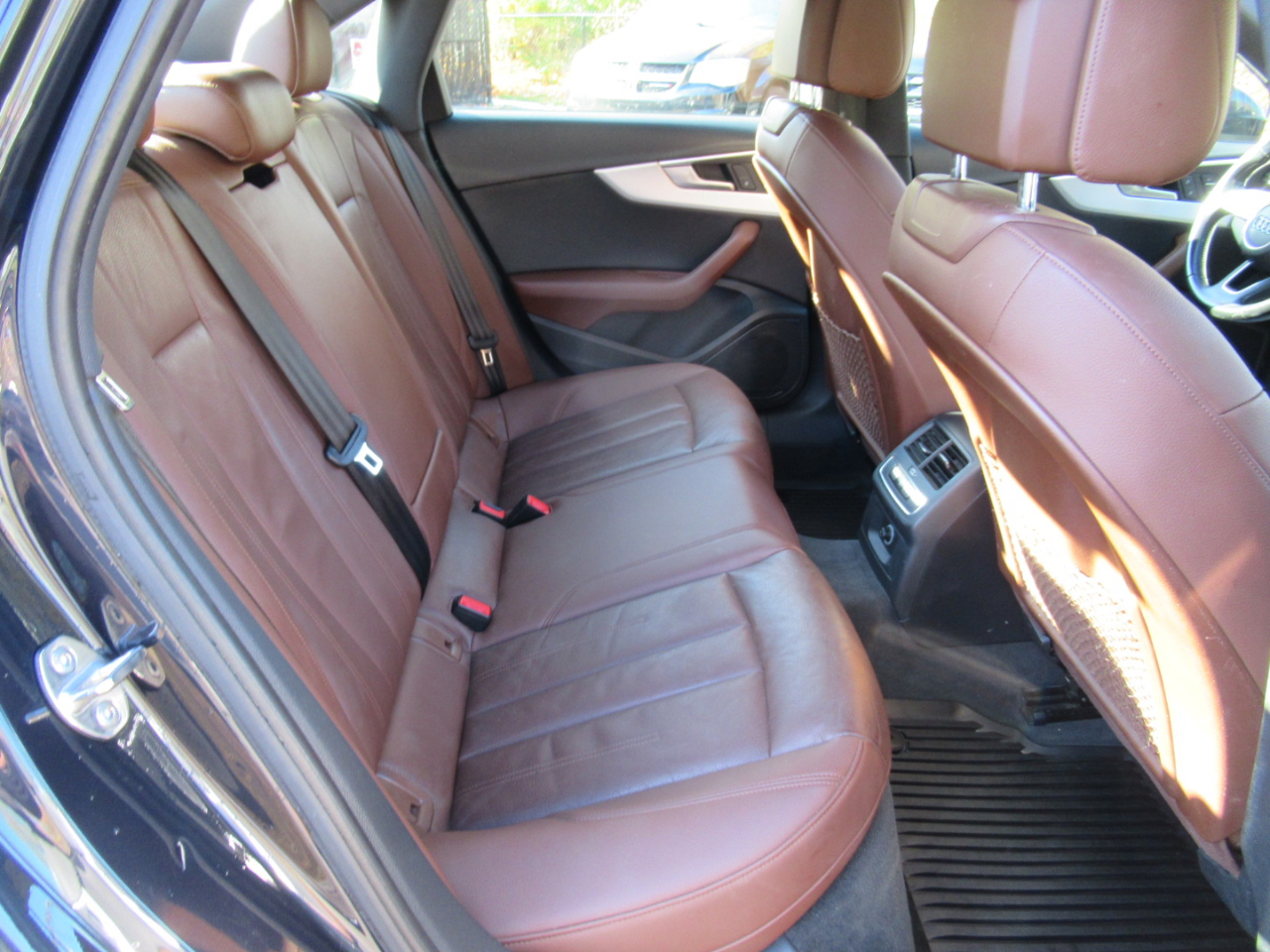 Audi A4 2.0T Premium quattro Sedan 2017 Audi A4 2.0T Premium quattro Sedan 2017