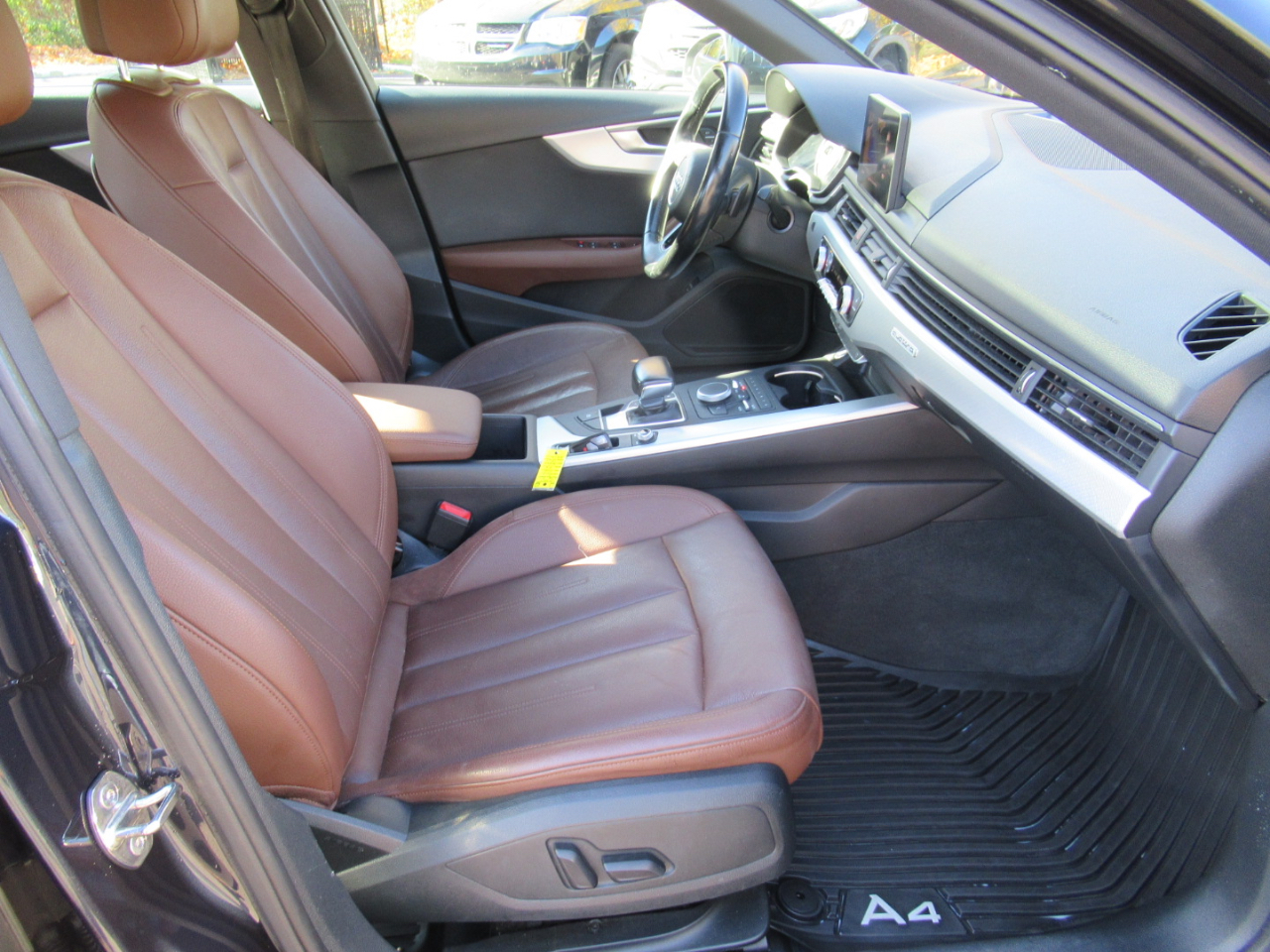 Audi A4 2.0T Premium quattro Sedan 2017 Audi A4 2.0T Premium quattro Sedan 2017