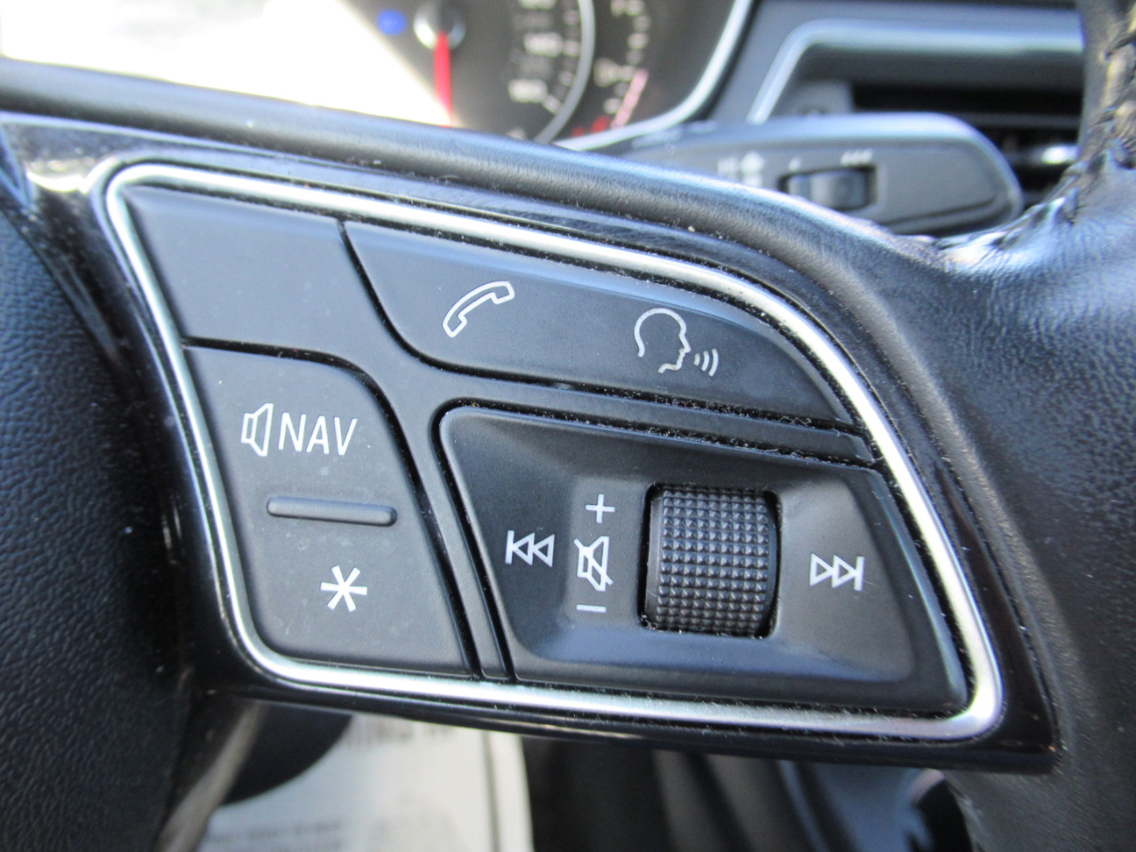 Audi A4 2.0T Premium quattro Sedan 2017 Audi A4 2.0T Premium quattro Sedan 2017