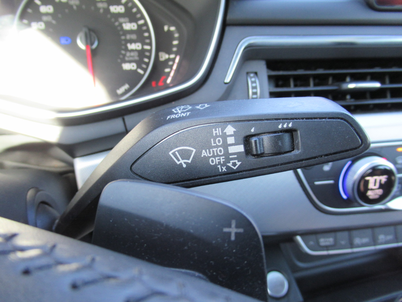 Audi A4 2.0T Premium quattro Sedan 2017 Audi A4 2.0T Premium quattro Sedan 2017