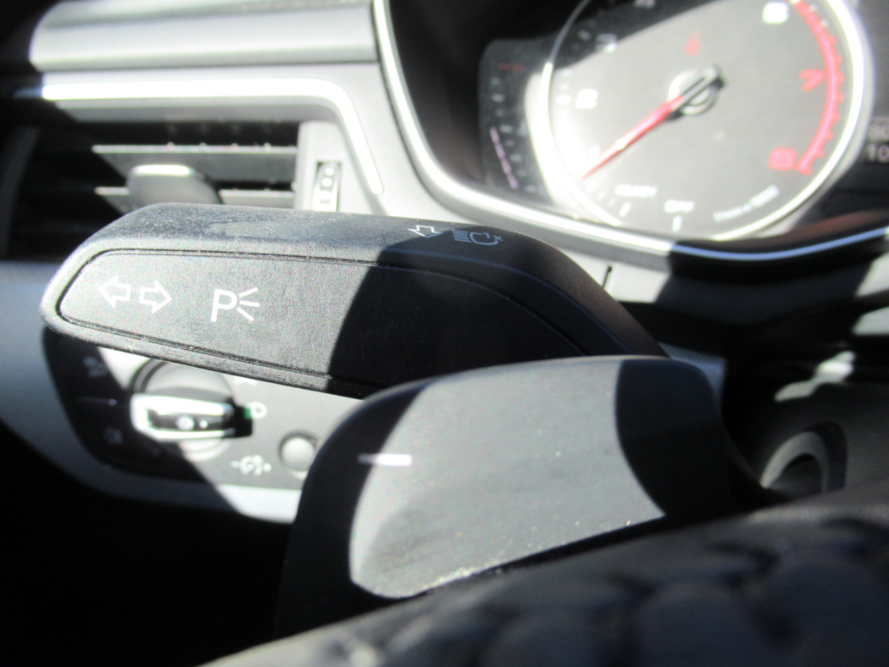 Audi A4 2.0T Premium quattro Sedan 2017 Audi A4 2.0T Premium quattro Sedan 2017