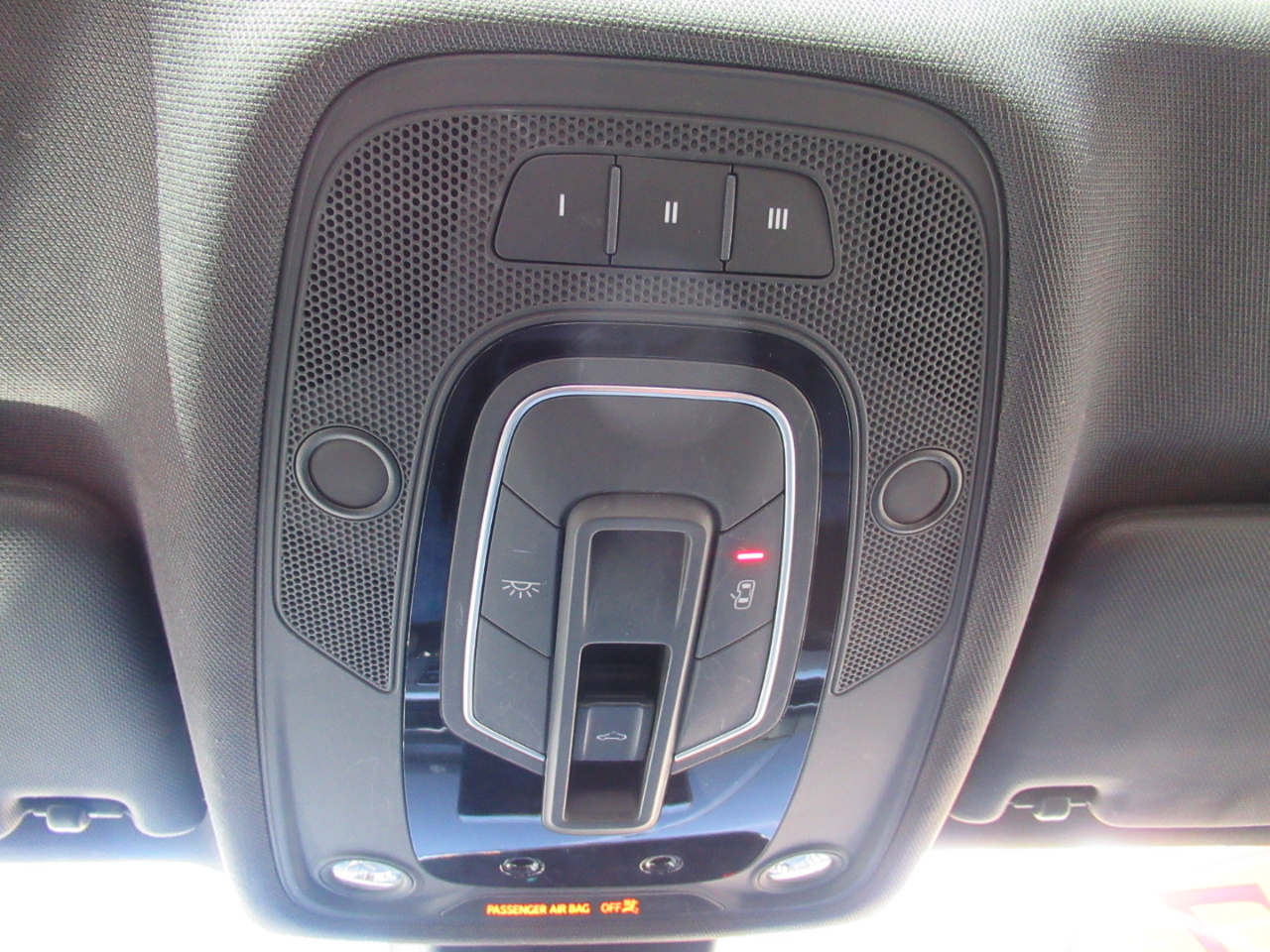 Audi A4 2.0T Premium quattro Sedan 2017 Audi A4 2.0T Premium quattro Sedan 2017