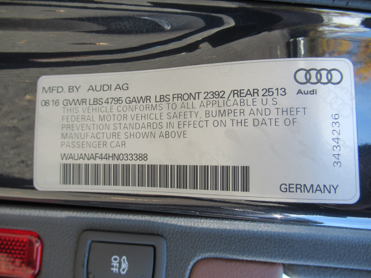 Audi A4 2.0T Premium quattro Sedan 2017 Audi A4 2.0T Premium quattro Sedan 2017