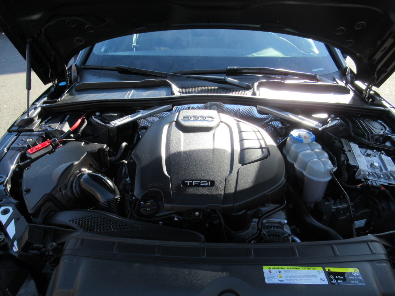 Audi A4 2.0T Premium quattro Sedan 2017 Audi A4 2.0T Premium quattro Sedan 2017