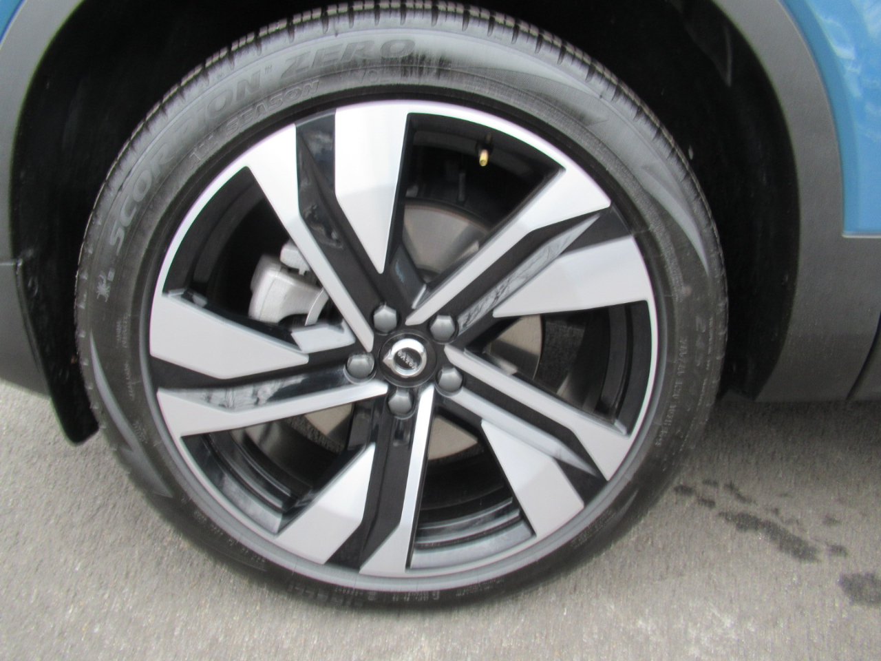 Volvo XC40 B5 Ultimate Dark AWD 2023