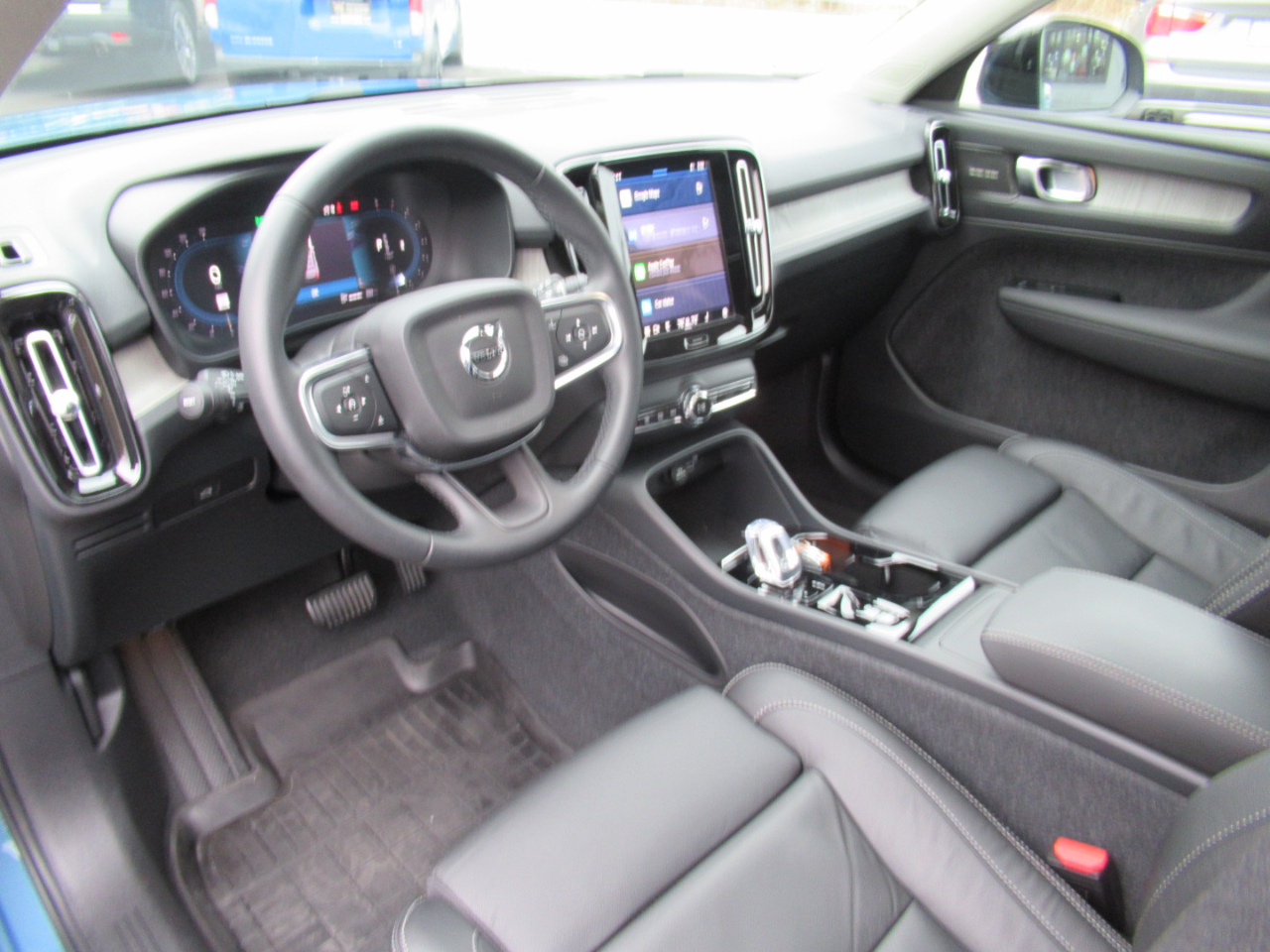 Volvo XC40 B5 Ultimate Dark AWD 2023