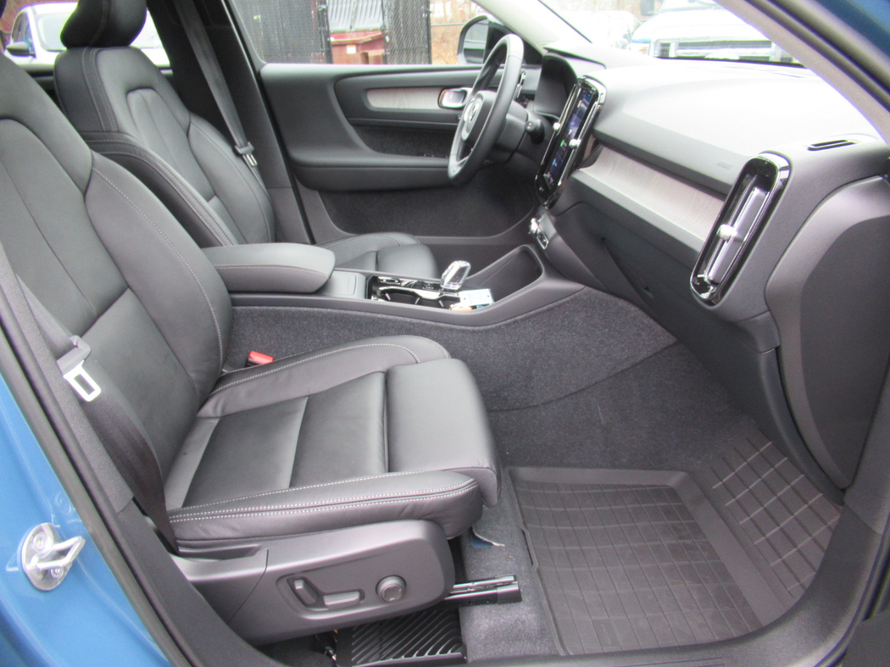 Volvo XC40 B5 Ultimate Dark AWD 2023