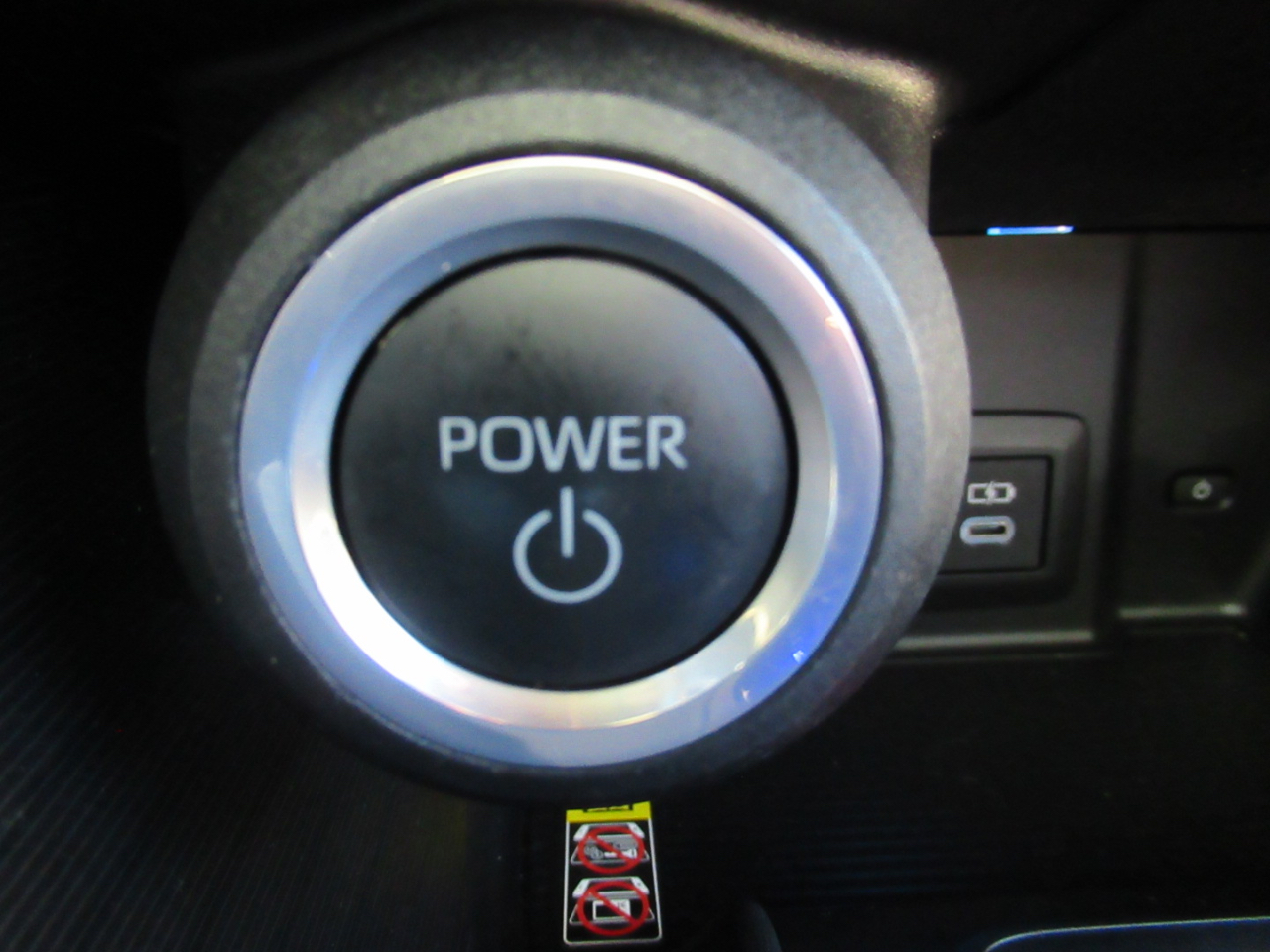 Toyota Venza LE 2024