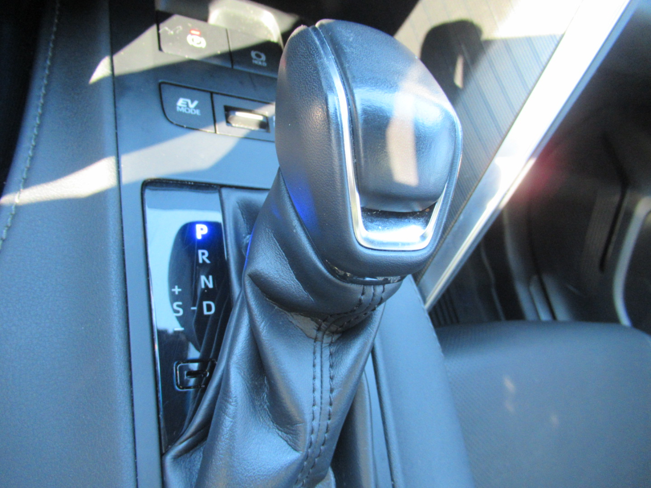 Toyota Venza LE 2024