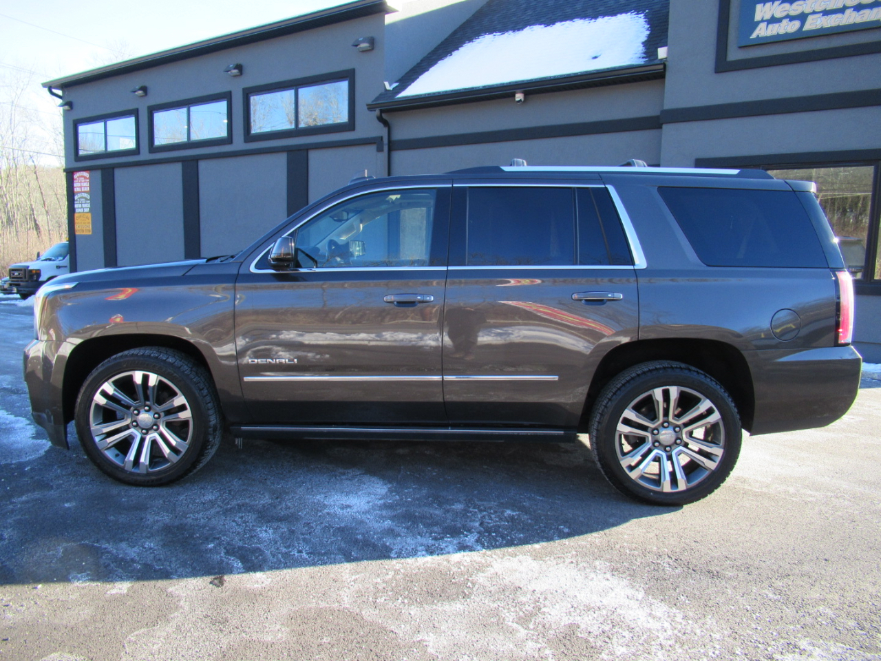 GMC Yukon Denali 4WD 2019