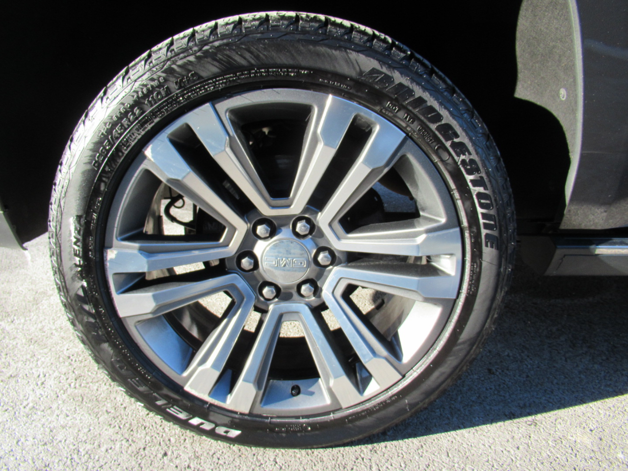 GMC Yukon Denali 4WD 2019