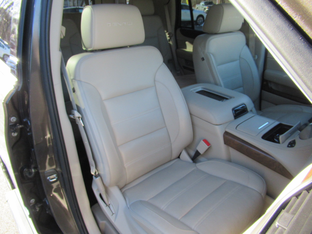 GMC Yukon Denali 4WD 2019