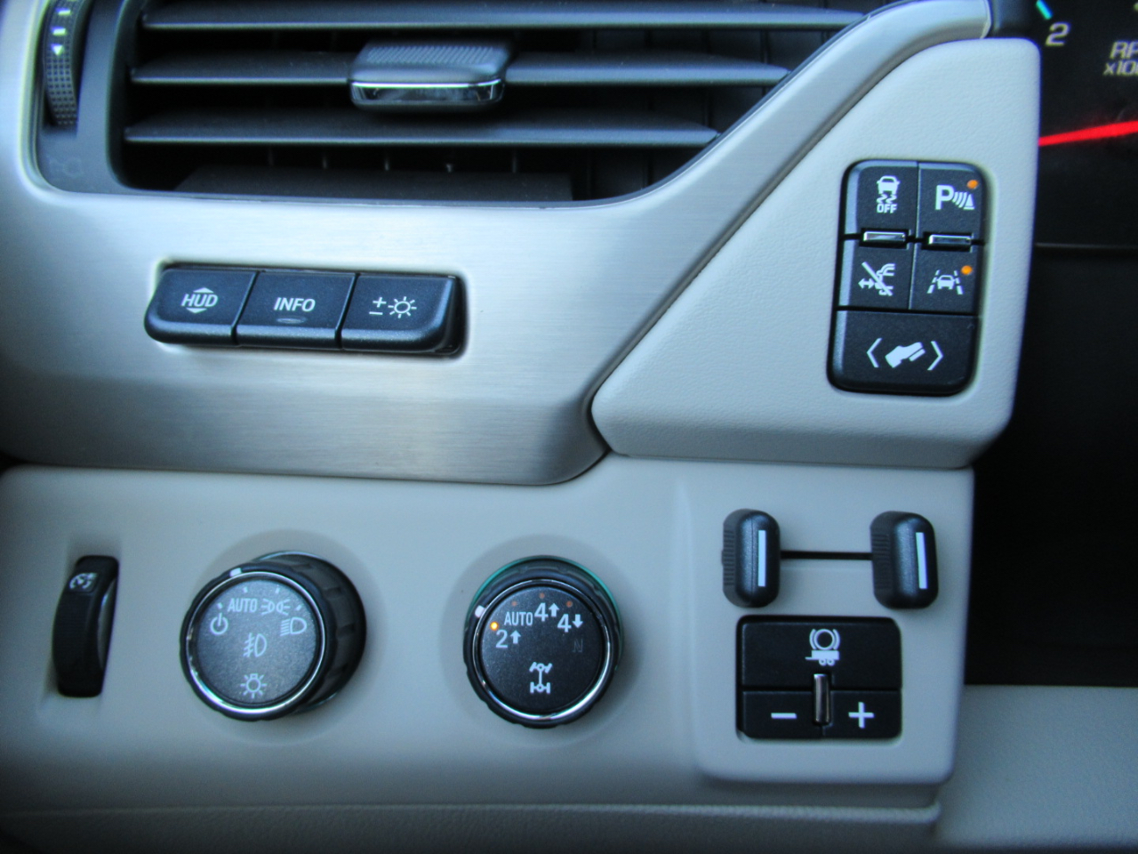 GMC Yukon Denali 4WD 2019