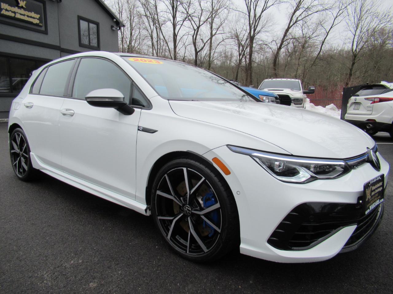 2023 Volkswagen Golf R Base 6M