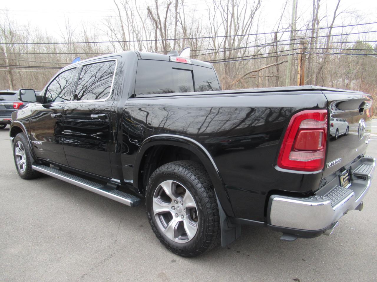 RAM 1500 Laramie Crew Cab SWB 4WD 2021