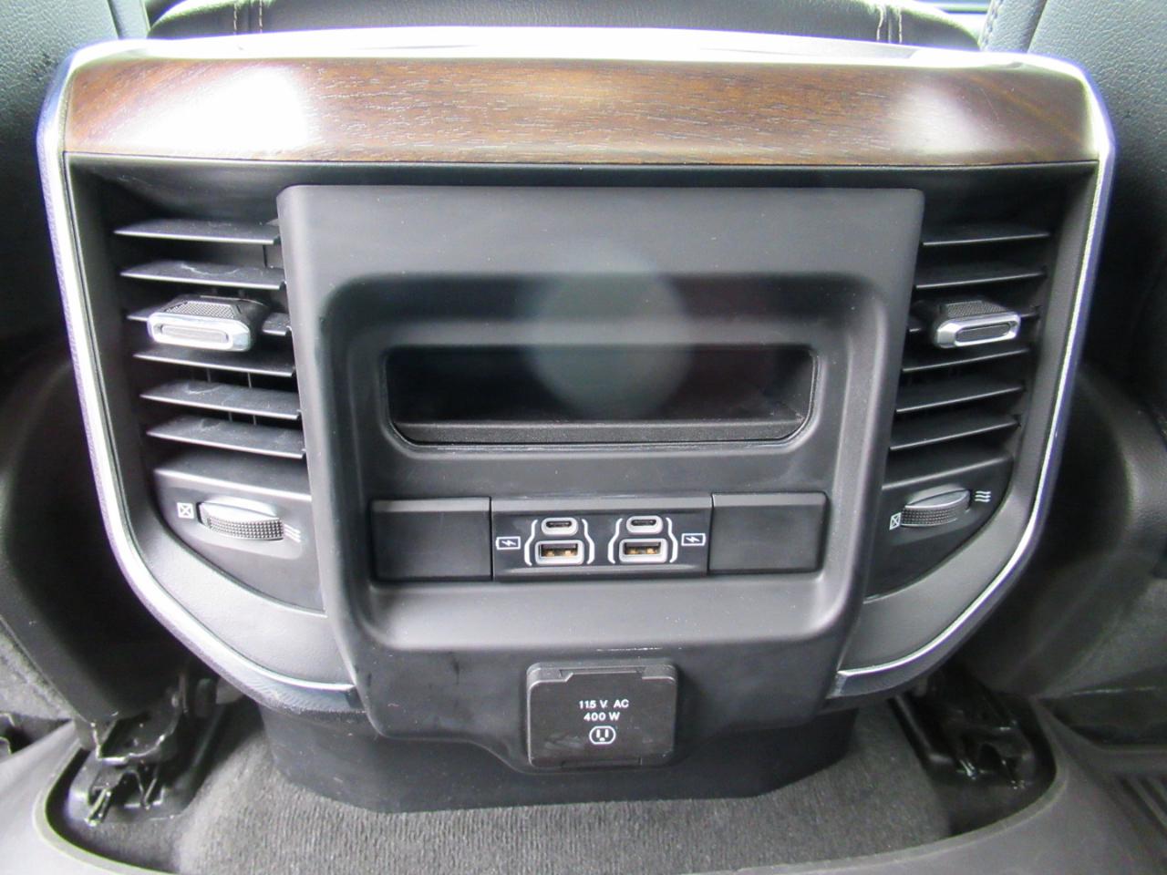 RAM 1500 Laramie Crew Cab SWB 4WD 2021