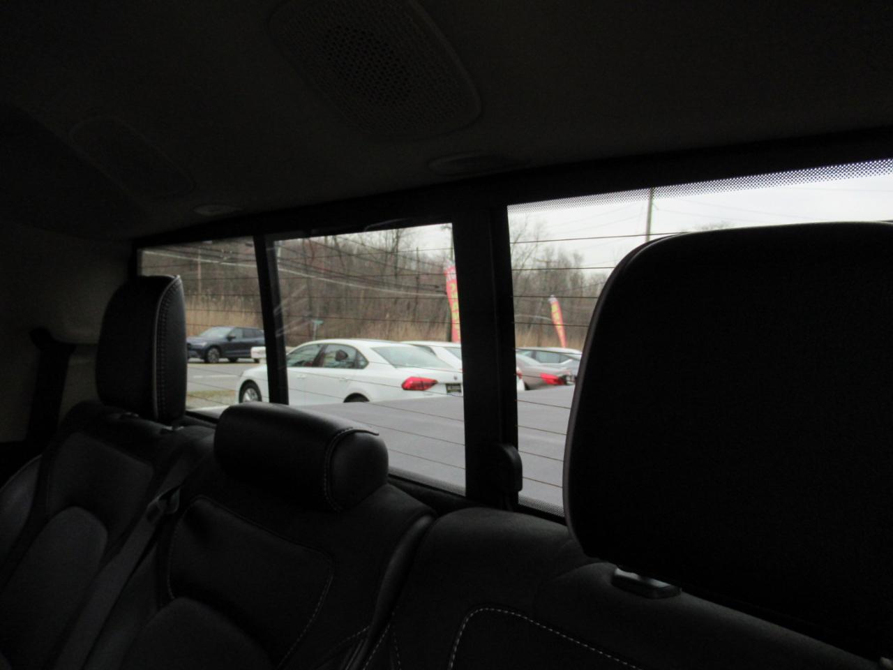 RAM 1500 Laramie Crew Cab SWB 4WD 2021