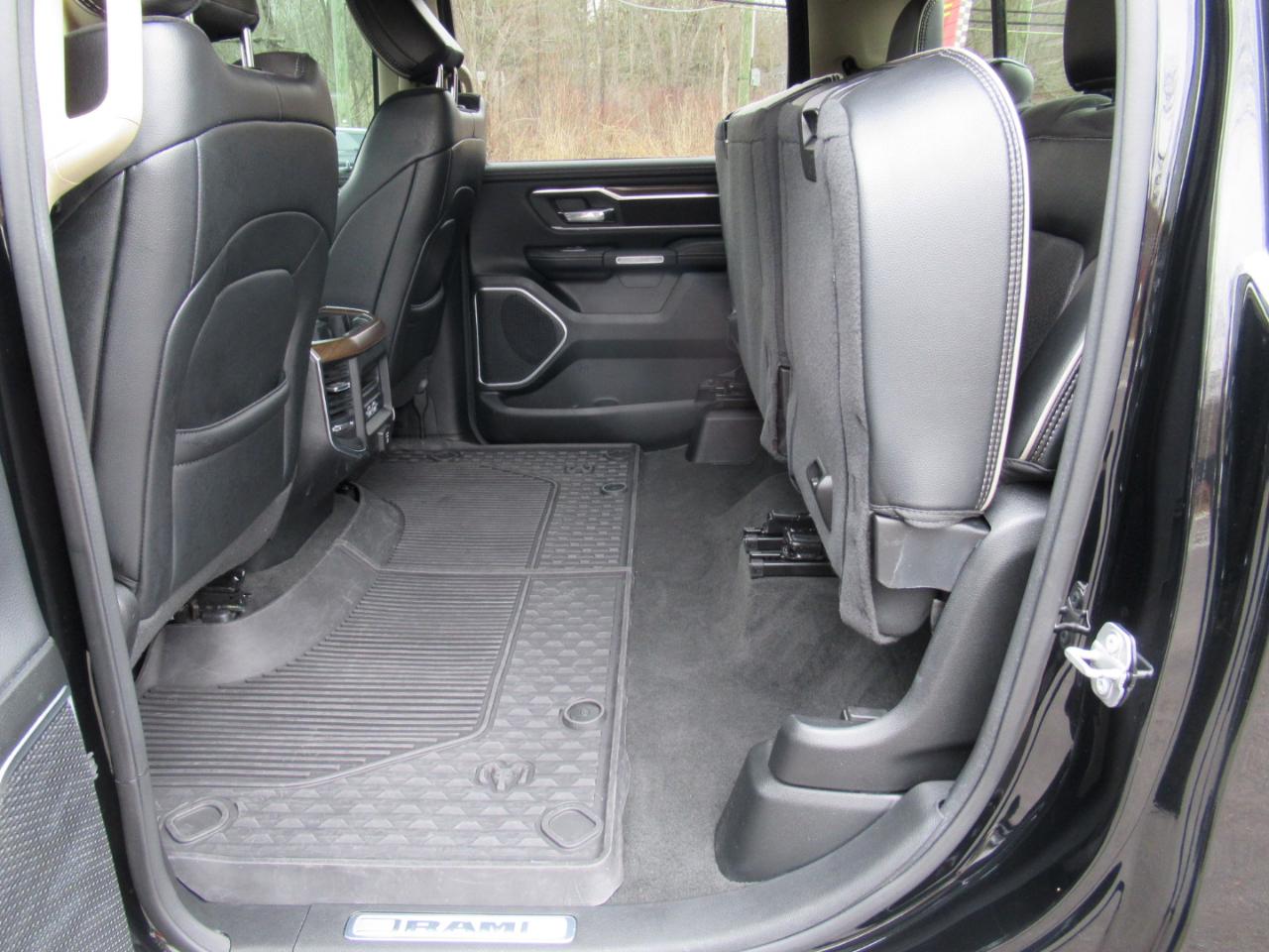 RAM 1500 Laramie Crew Cab SWB 4WD 2021