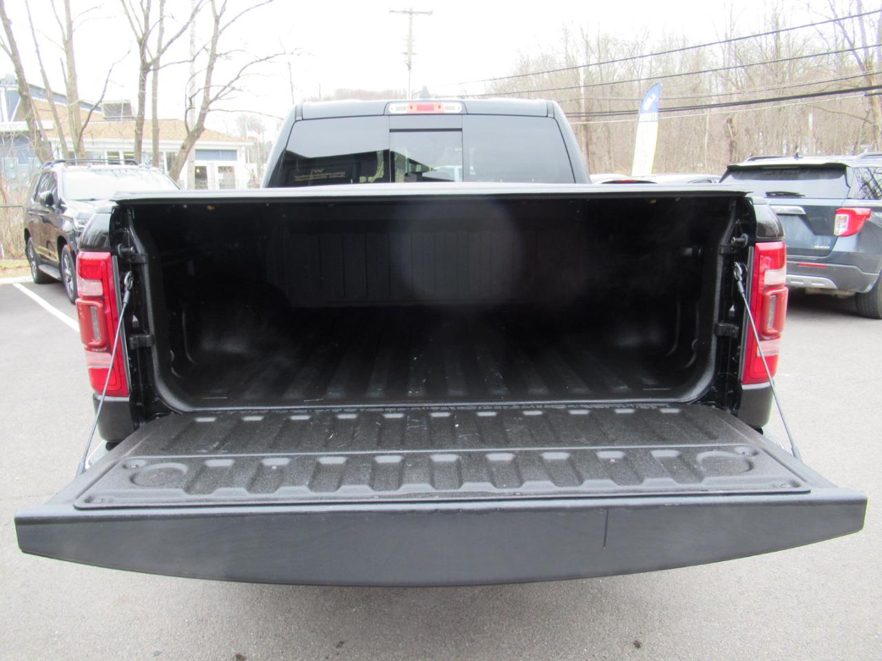 RAM 1500 Laramie Crew Cab SWB 4WD 2021