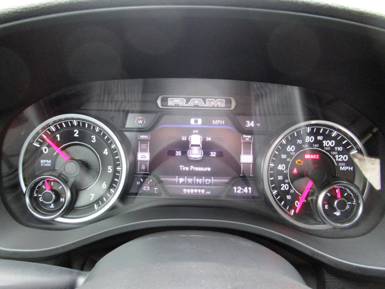 RAM 1500 Laramie Crew Cab SWB 4WD 2021