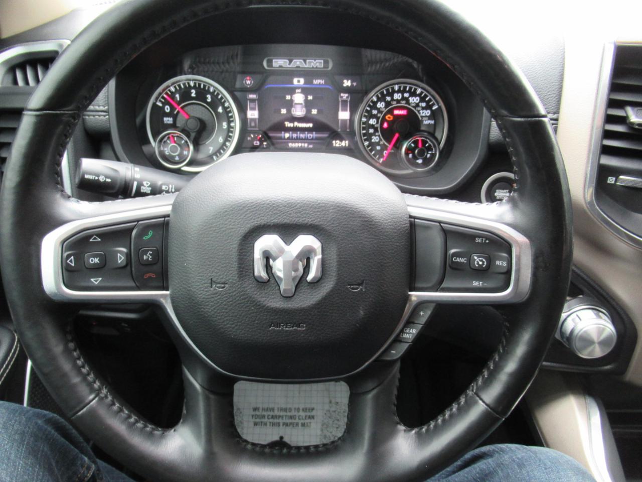 RAM 1500 Laramie Crew Cab SWB 4WD 2021