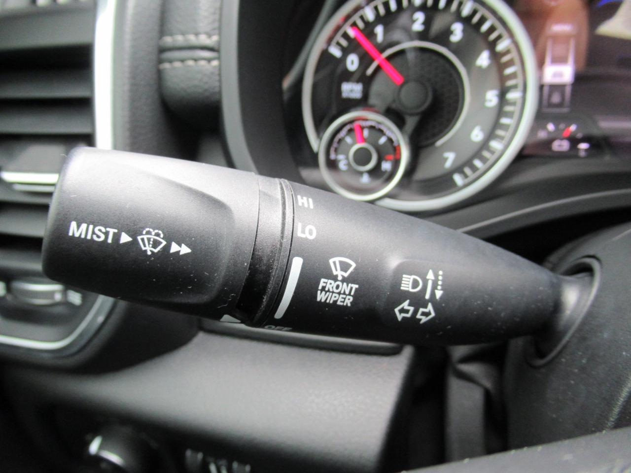 RAM 1500 Laramie Crew Cab SWB 4WD 2021