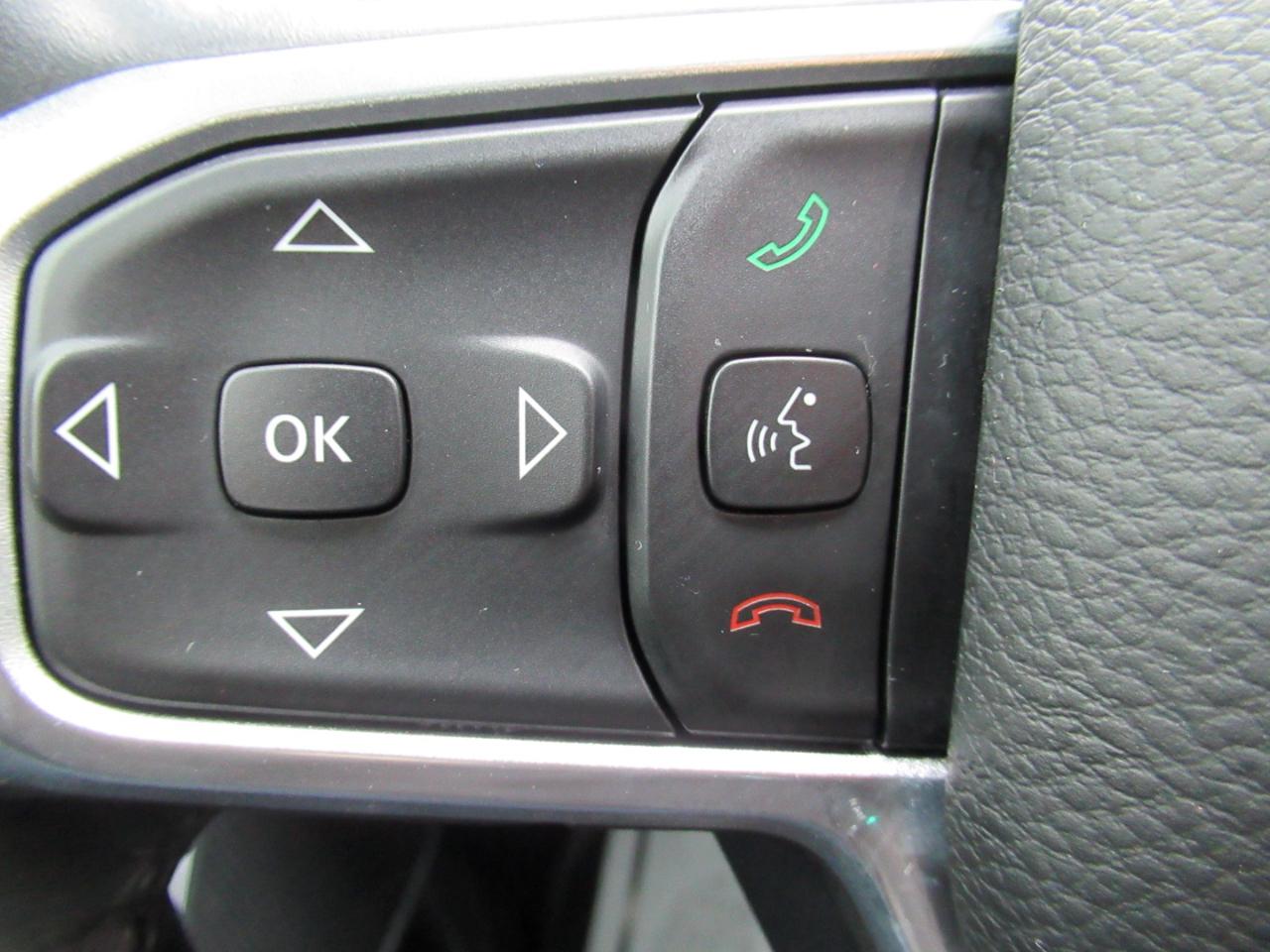 RAM 1500 Laramie Crew Cab SWB 4WD 2021