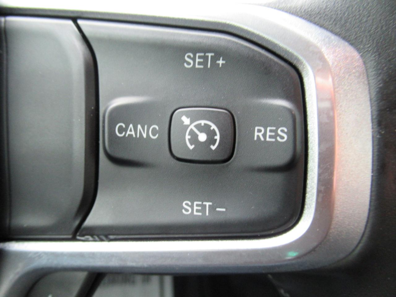 RAM 1500 Laramie Crew Cab SWB 4WD 2021