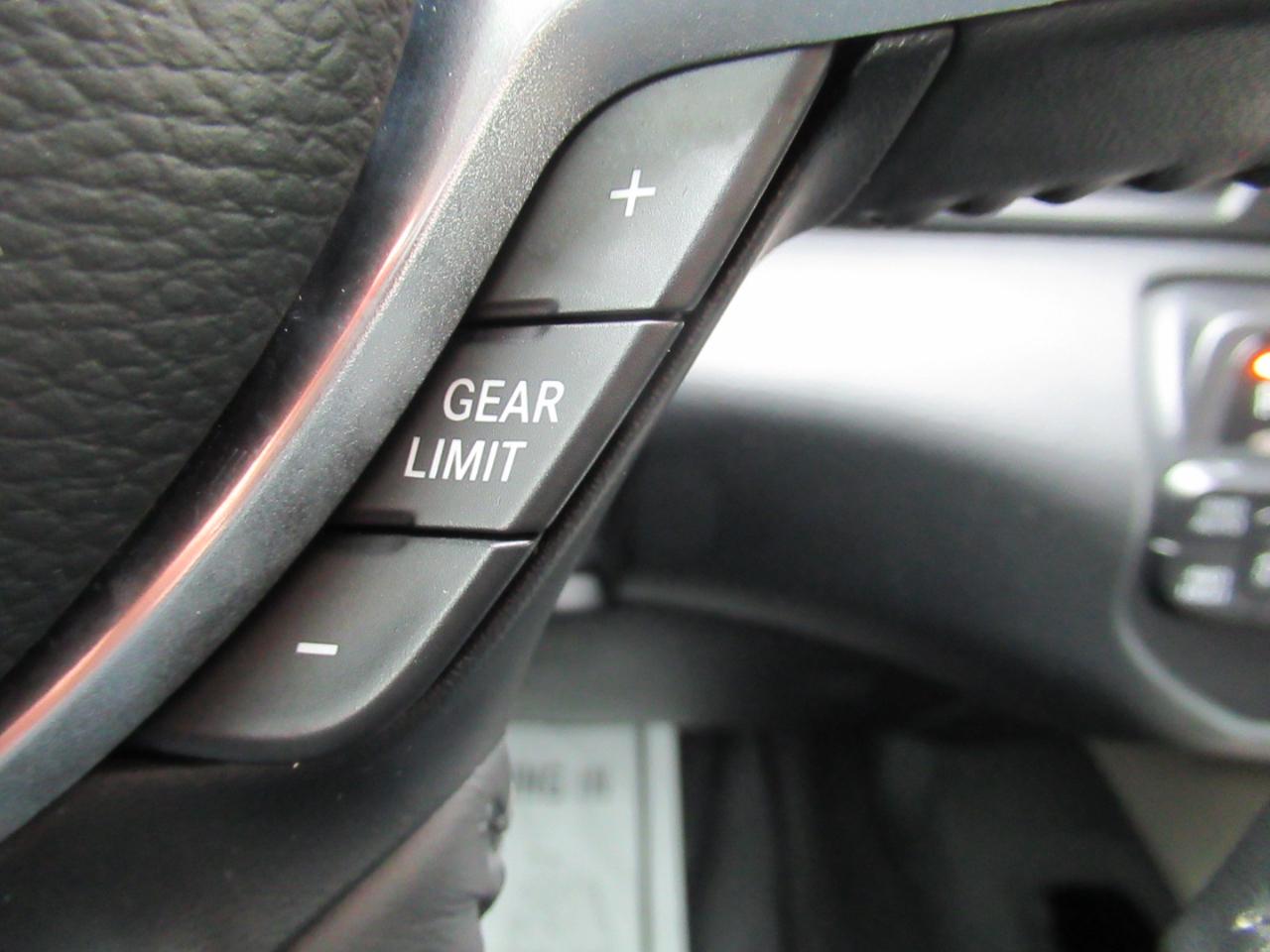 RAM 1500 Laramie Crew Cab SWB 4WD 2021