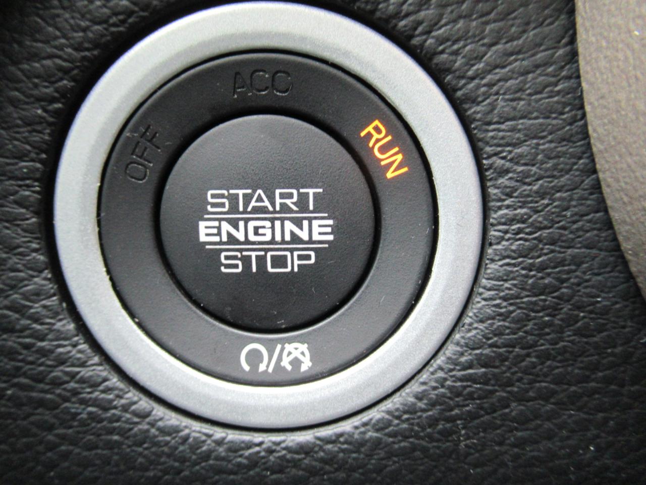 RAM 1500 Laramie Crew Cab SWB 4WD 2021