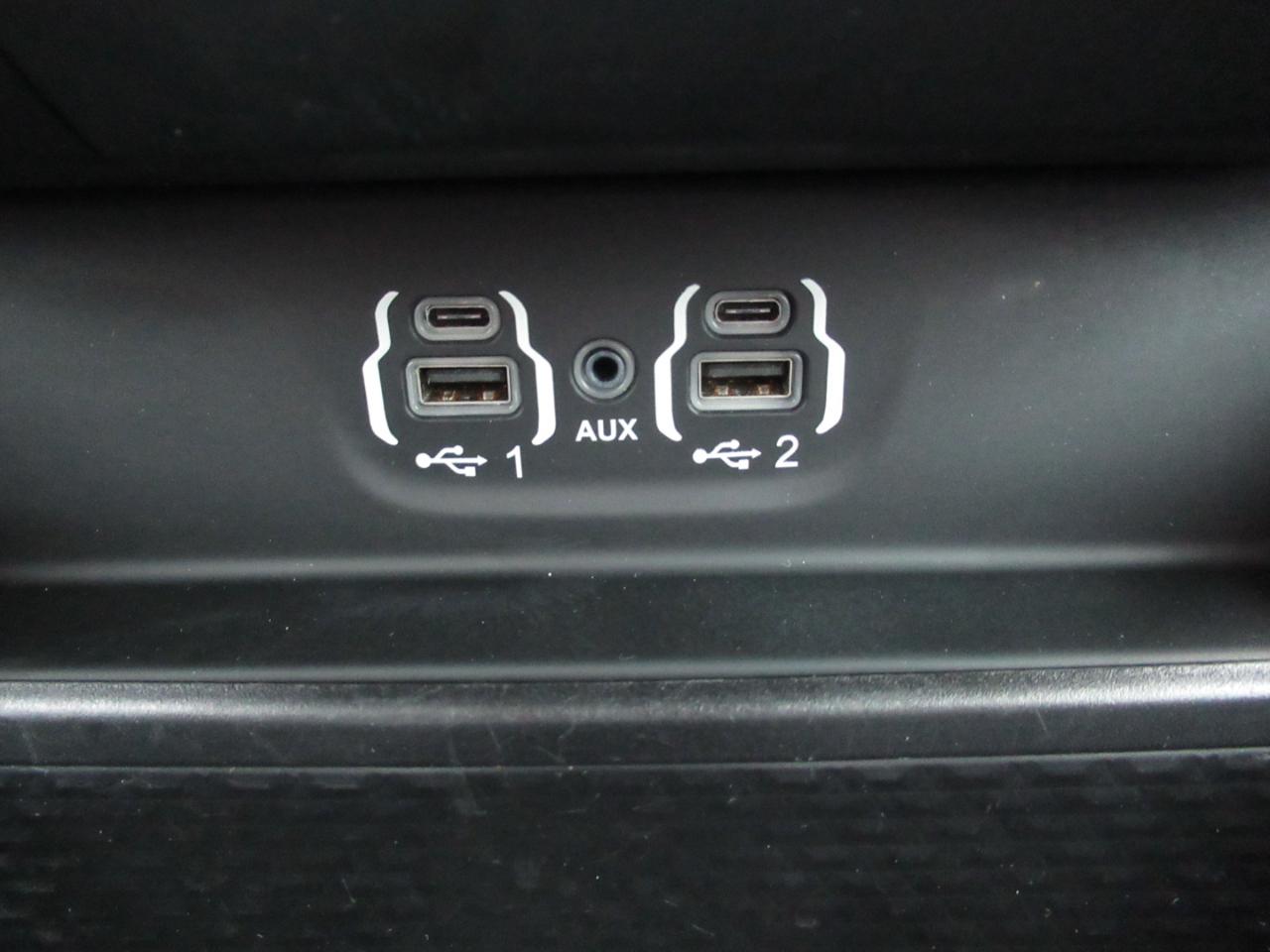 RAM 1500 Laramie Crew Cab SWB 4WD 2021