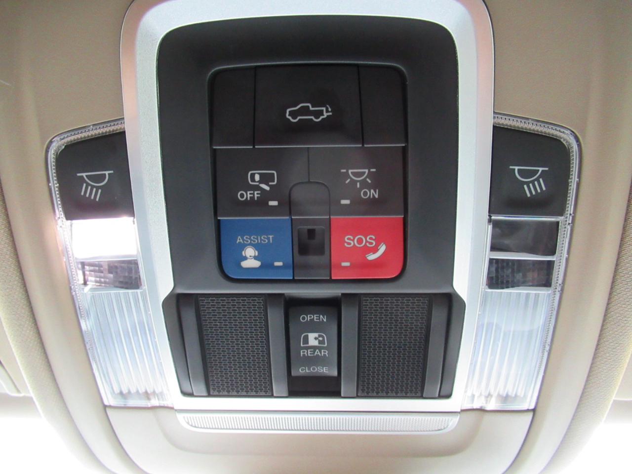 RAM 1500 Laramie Crew Cab SWB 4WD 2021