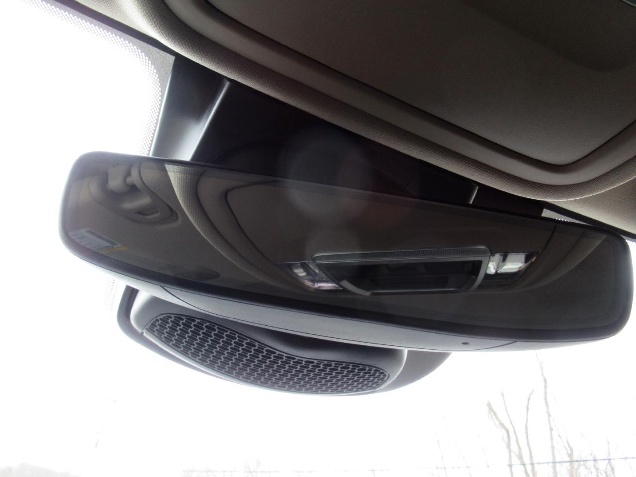 RAM 1500 Laramie Crew Cab SWB 4WD 2021