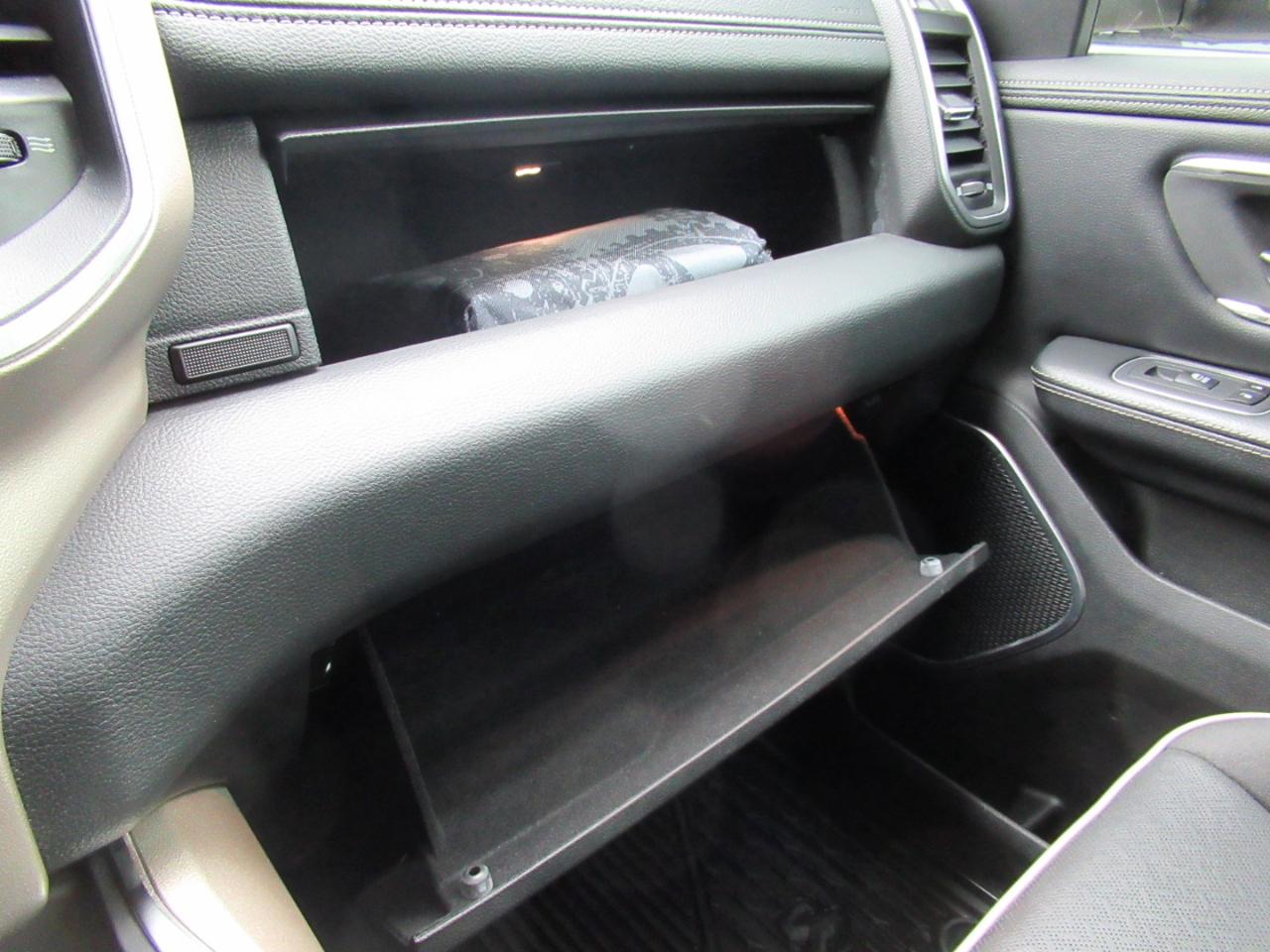 RAM 1500 Laramie Crew Cab SWB 4WD 2021