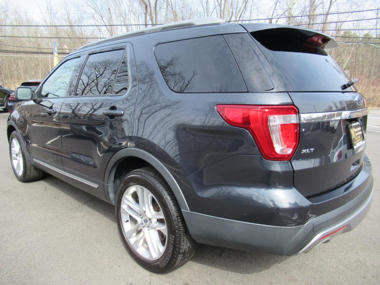 Ford Explorer XLT 4WD 2017