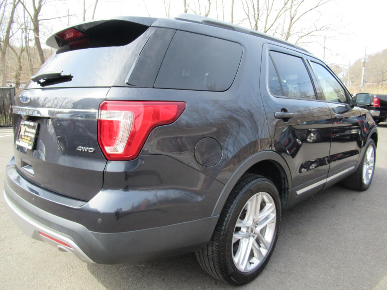 Ford Explorer XLT 4WD 2017