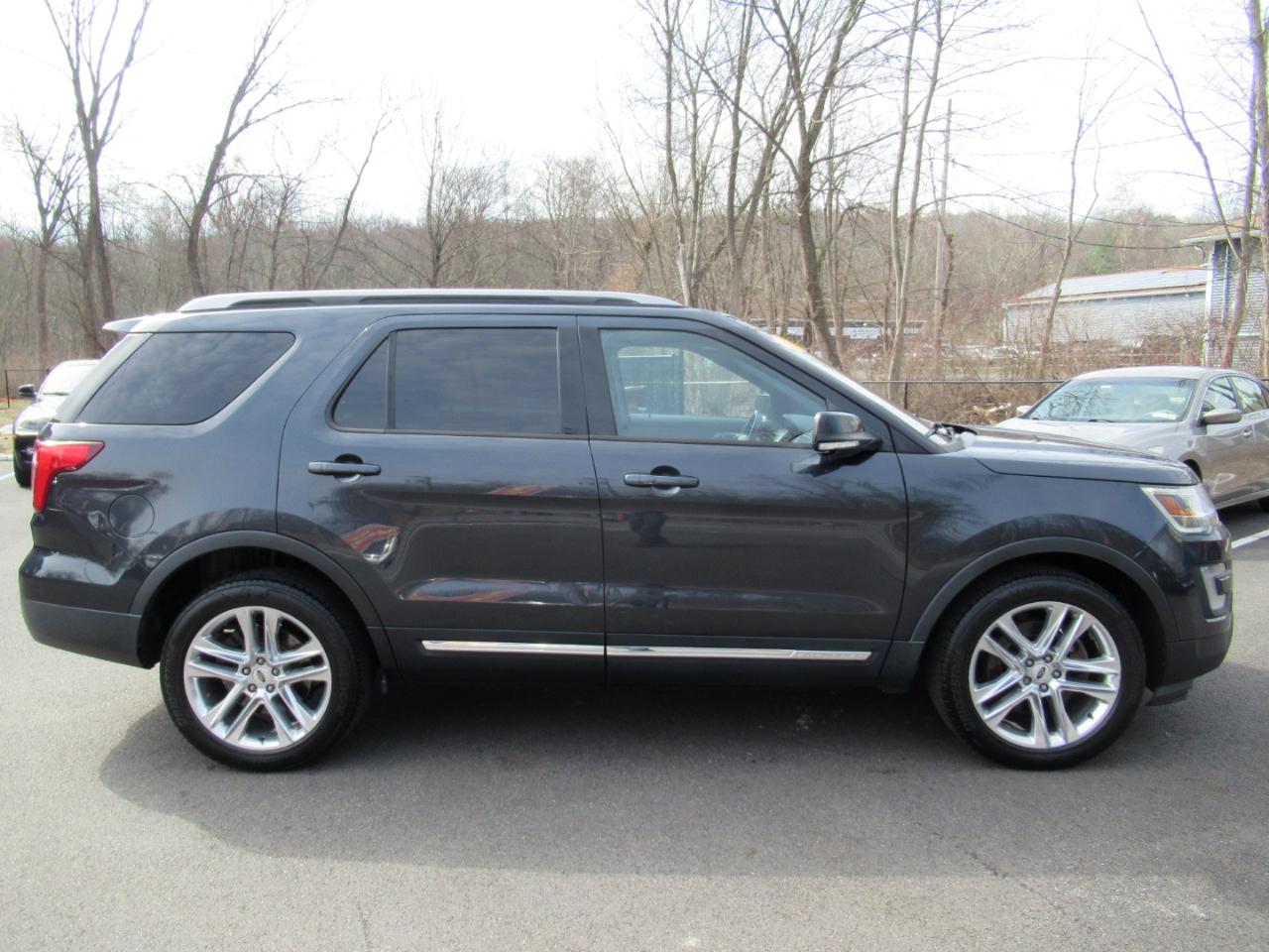 Ford Explorer XLT 4WD 2017