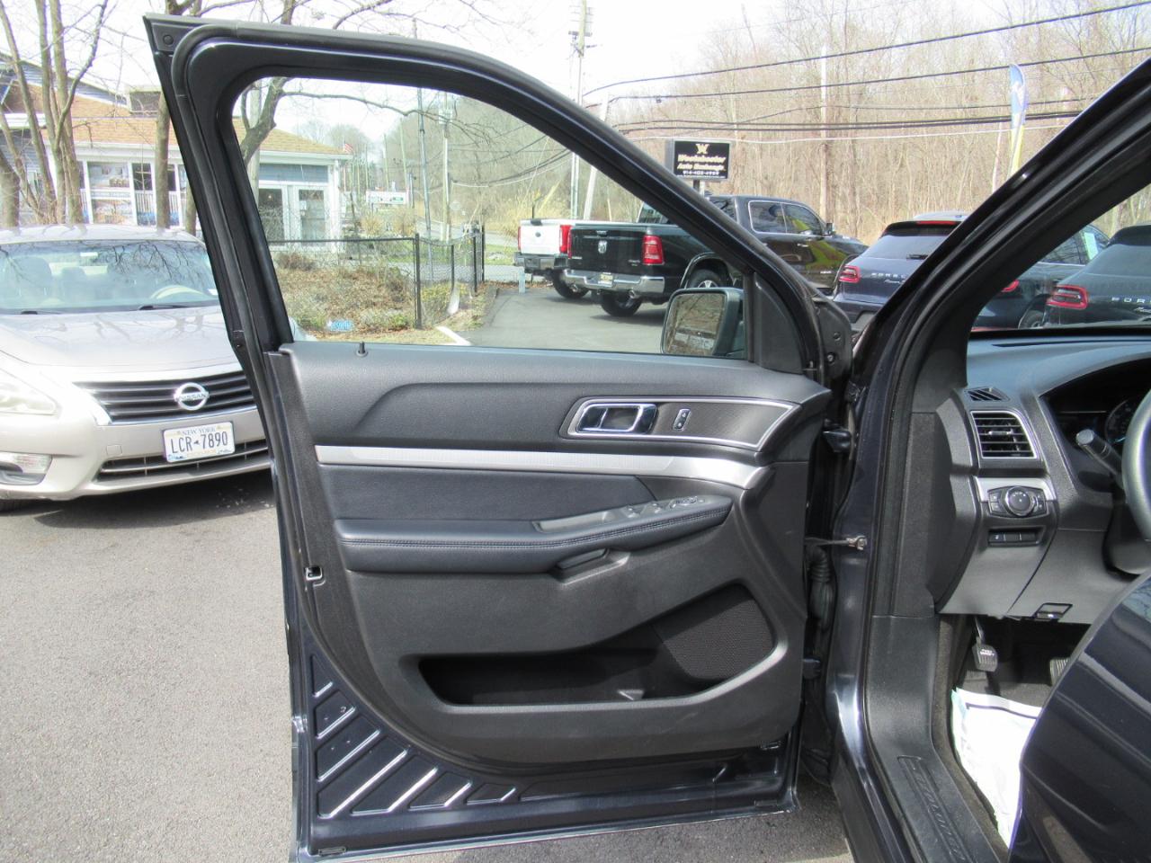 Ford Explorer XLT 4WD 2017