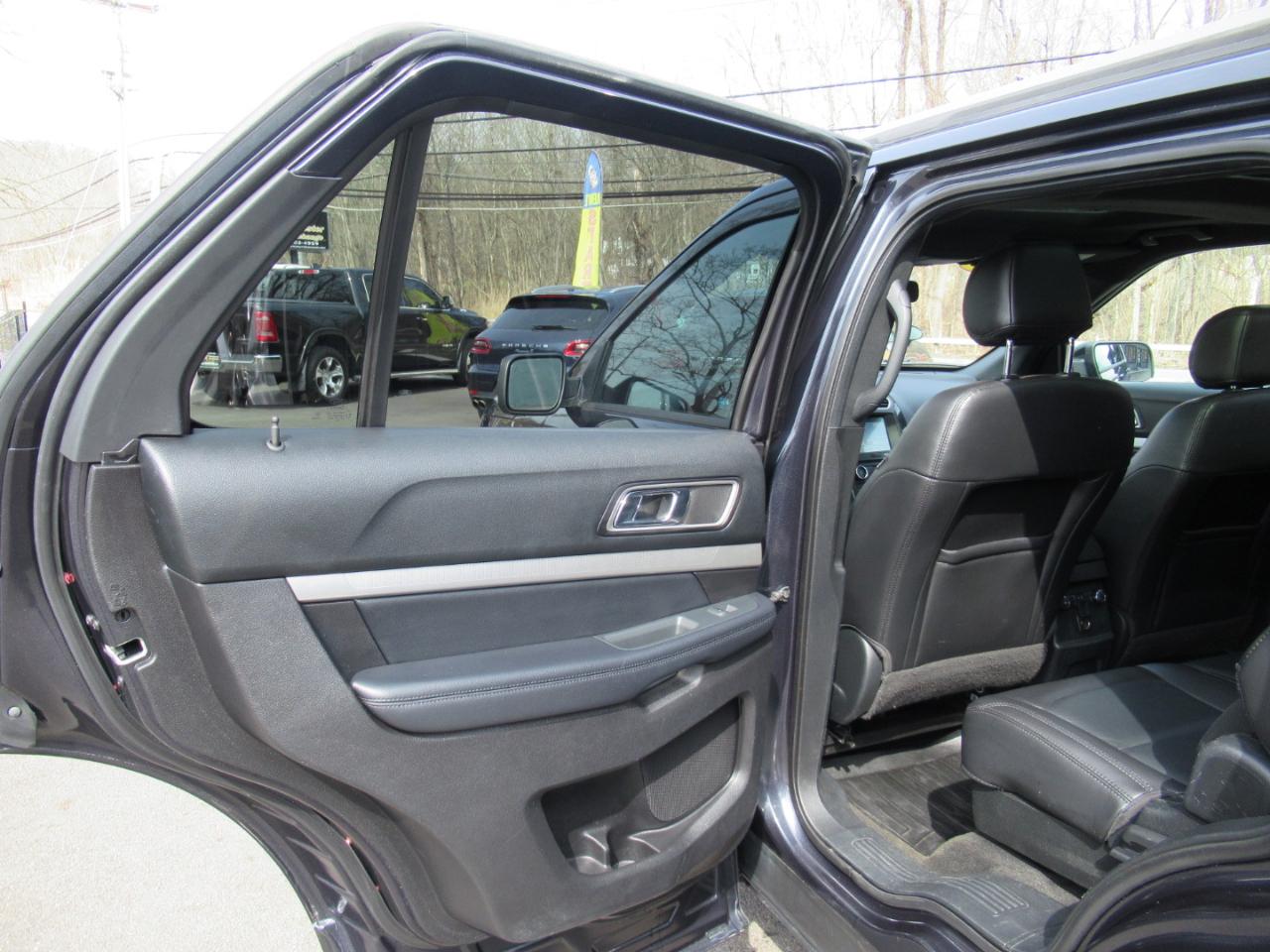 Ford Explorer XLT 4WD 2017