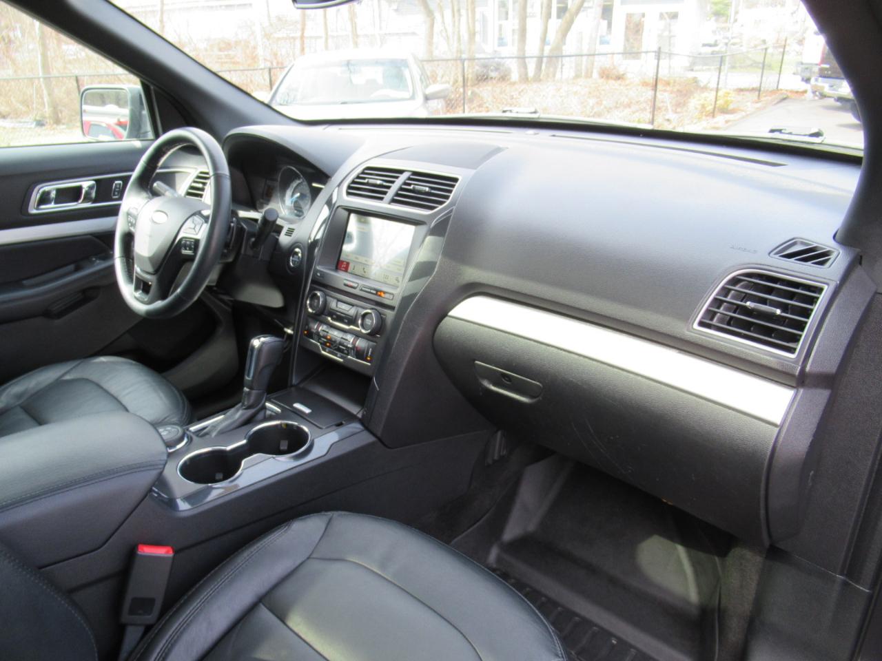 Ford Explorer XLT 4WD 2017