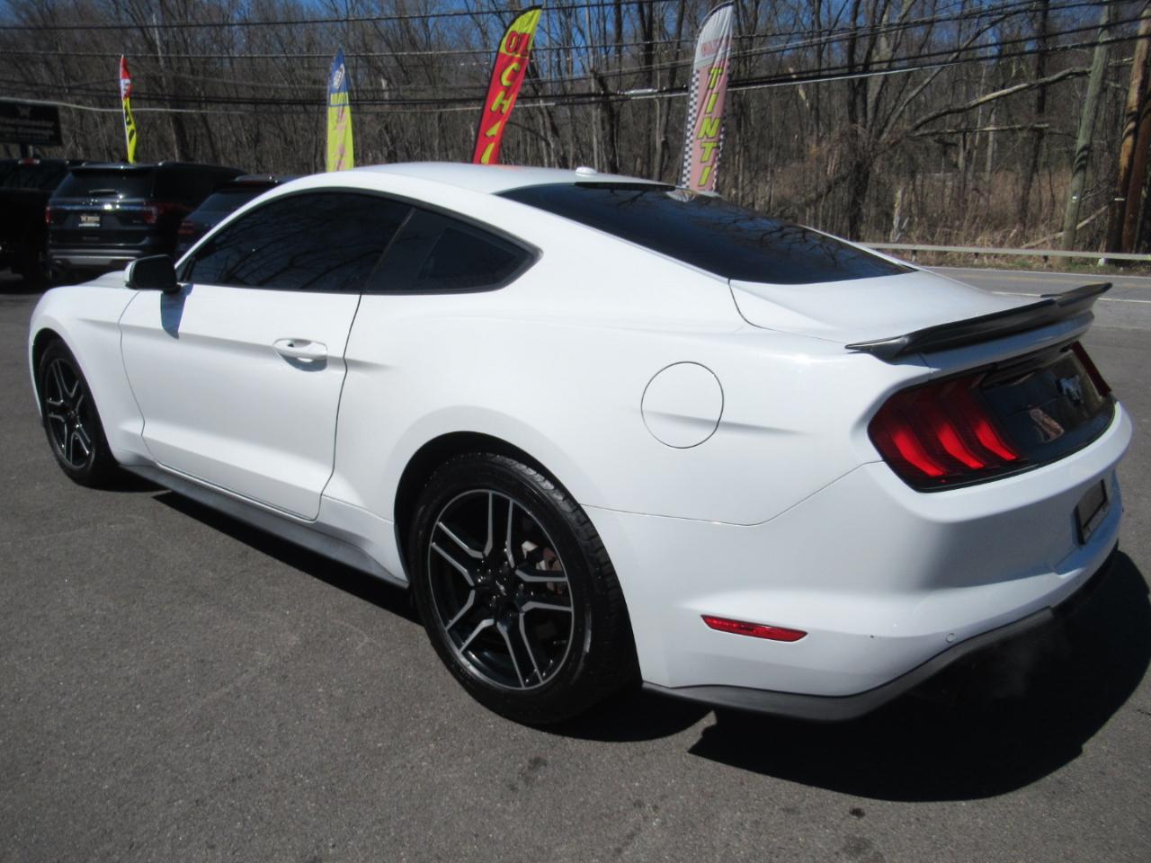 Ford Mustang EcoBoost Coupe 2019