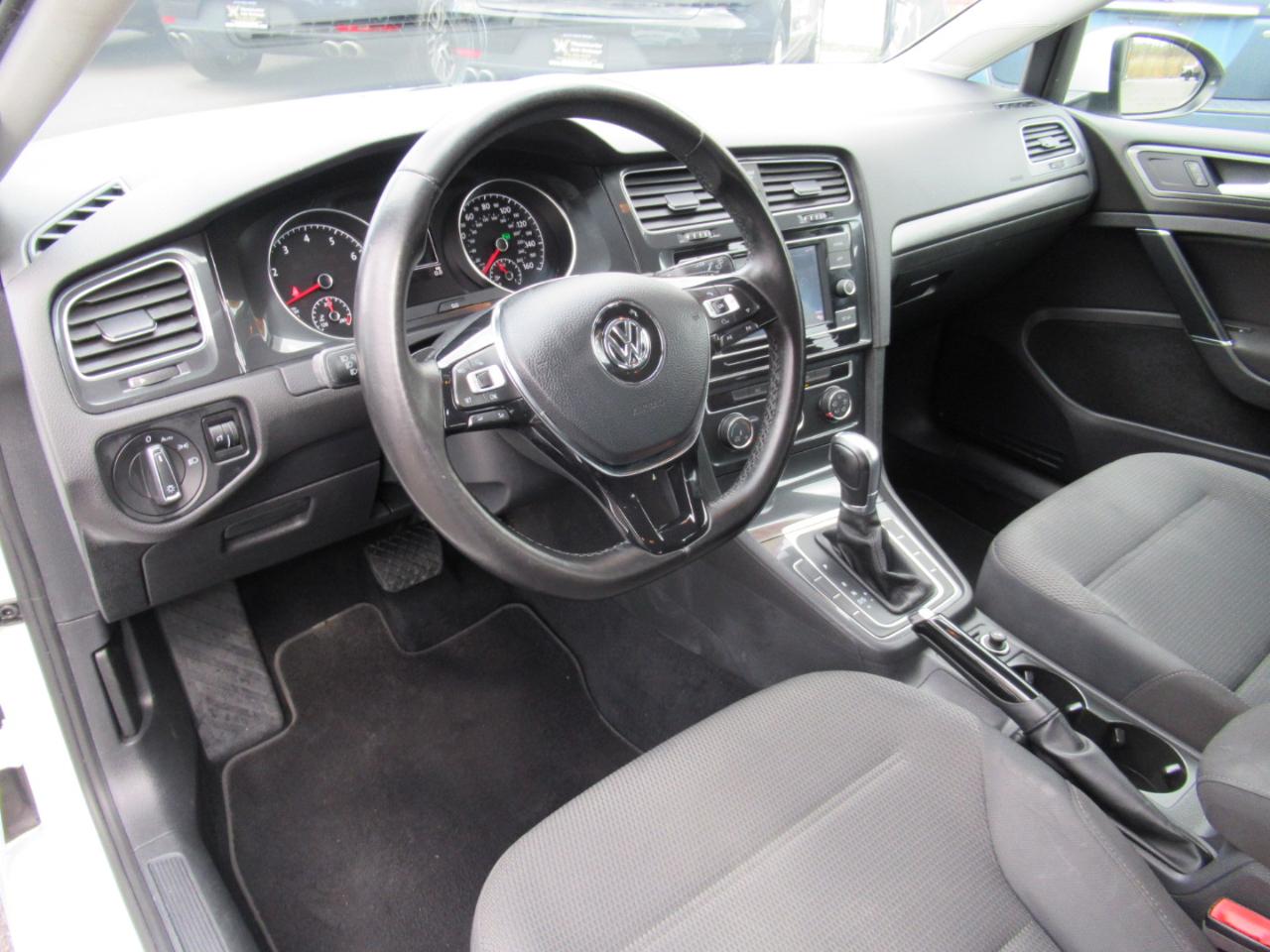 Volkswagen Golf TSI S 6A 2018