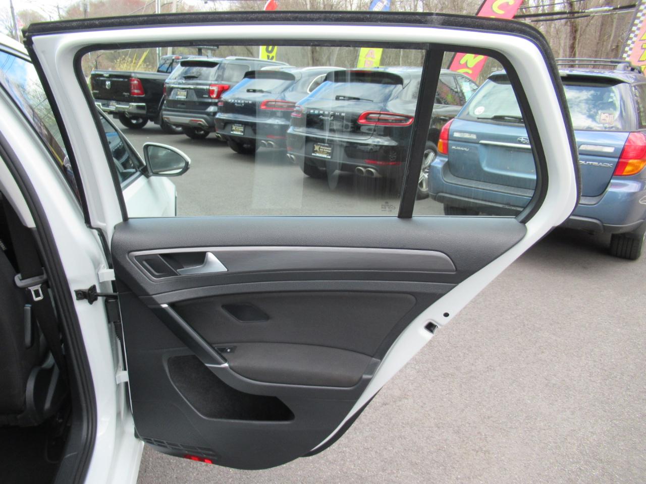 Volkswagen Golf TSI S 6A 2018