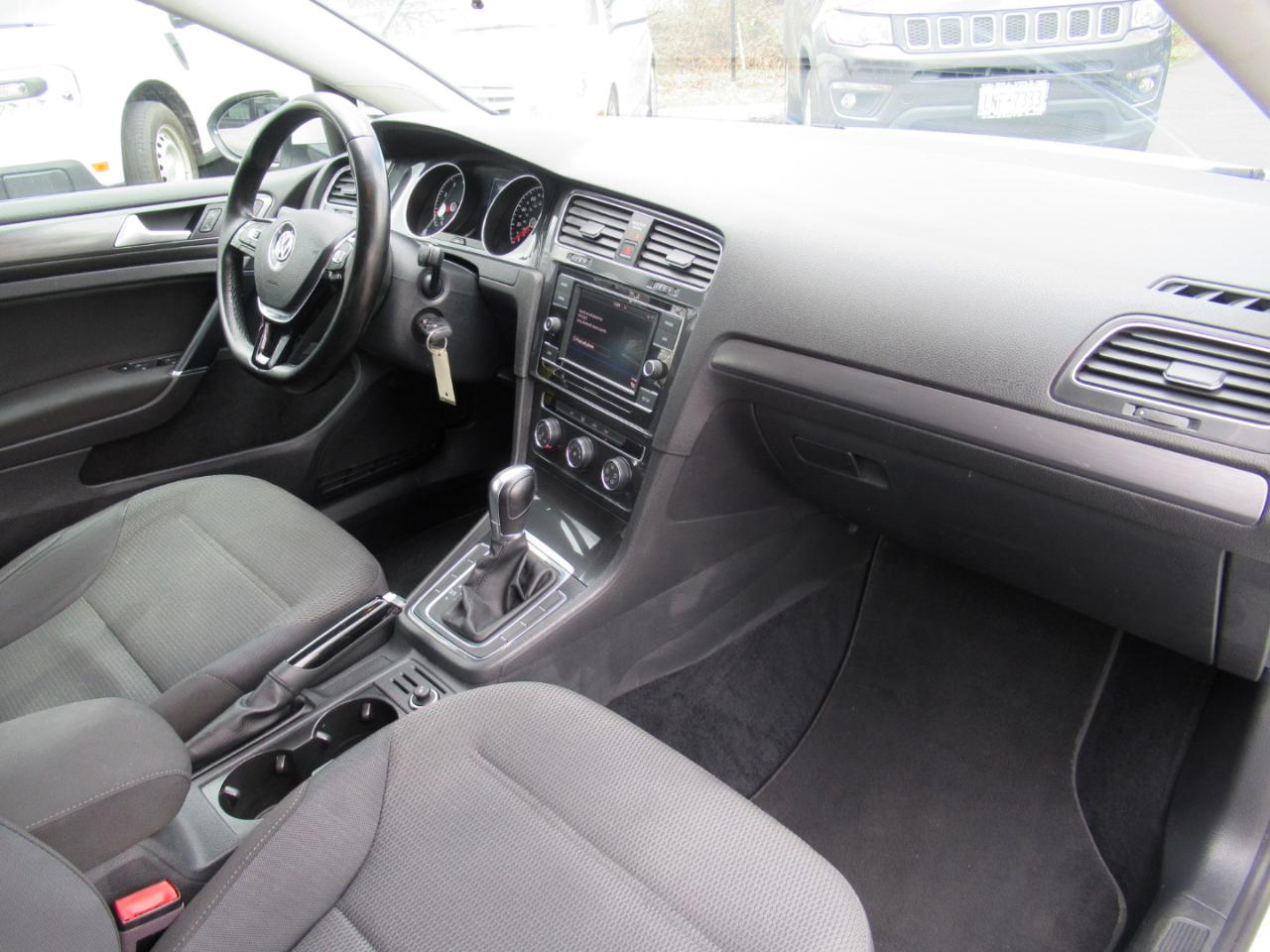 Volkswagen Golf TSI S 6A 2018