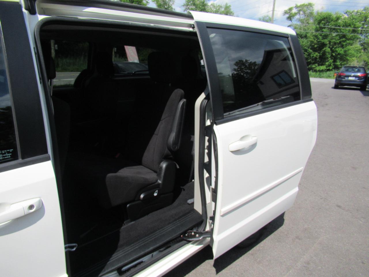 Dodge Grand Caravan SE 2013