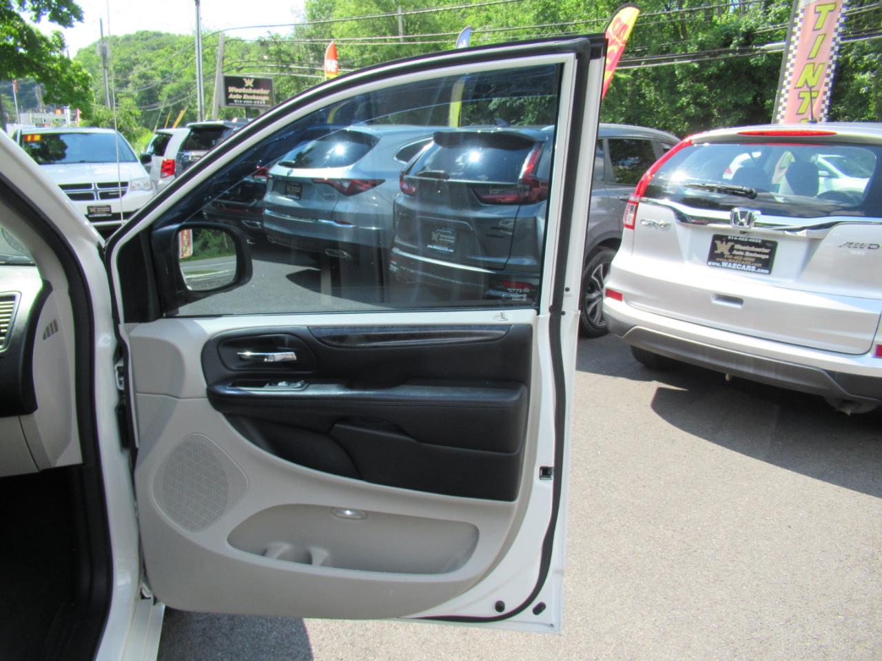 Dodge Grand Caravan SE 2013