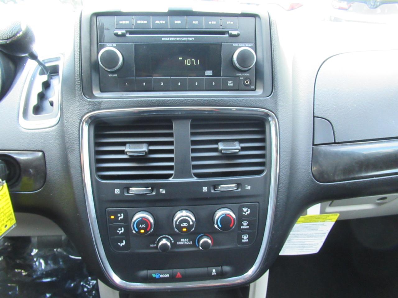 Dodge Grand Caravan SE 2013